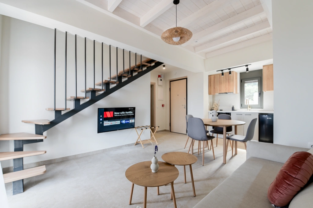 Suite 7 - 2